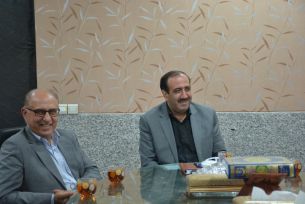 دیدار سیدحسن افتخاری با سرپرست آموزش و پرورش شهرستان خمینیشهر
